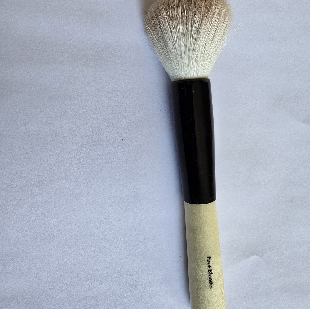 Gently Used Bobbi Brown Face Blender Brush Foundation Powder Makeup Highlighter